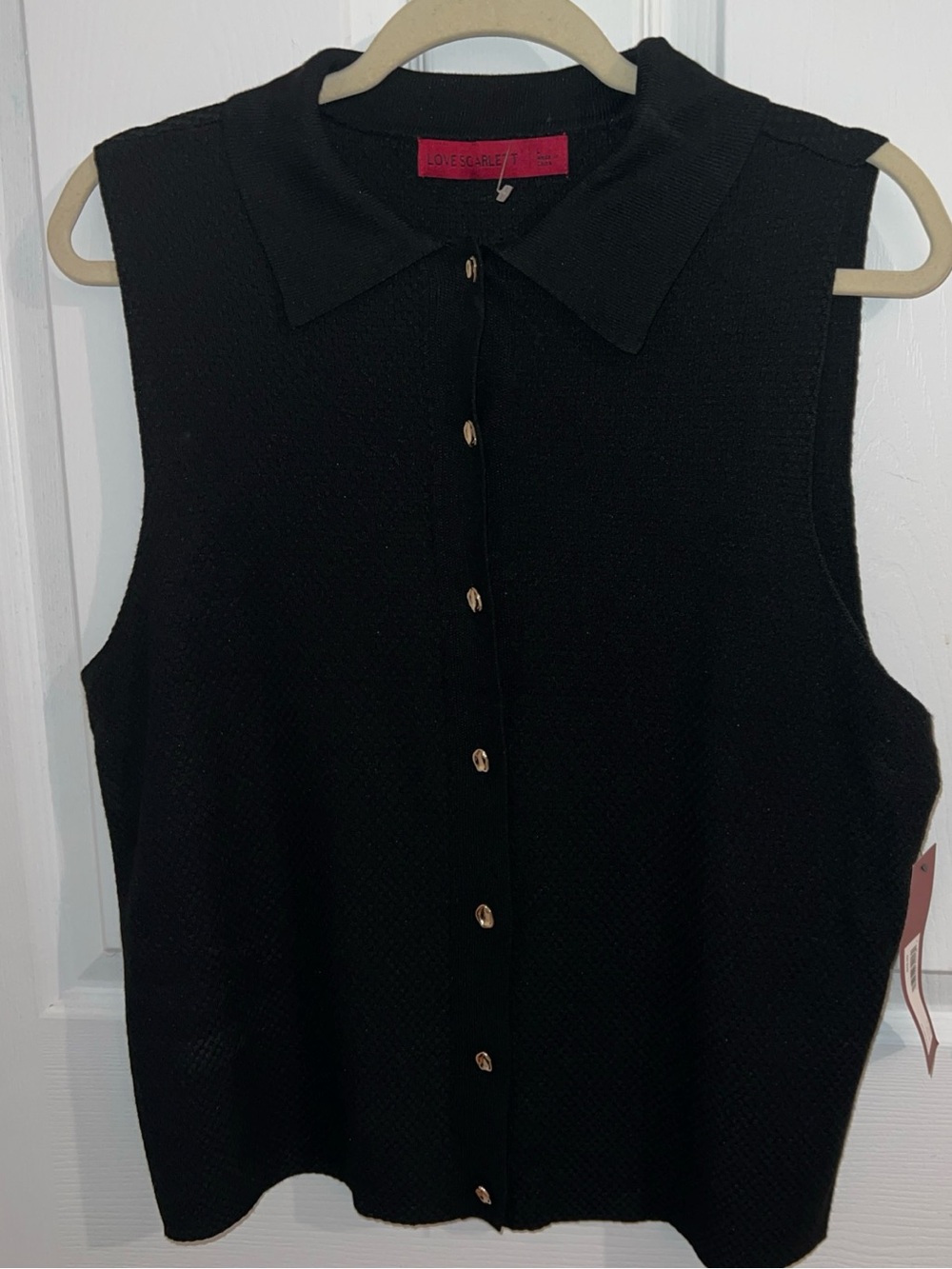 Love Scarlett Black Sleeveless Button-Front Knit Top - NWT